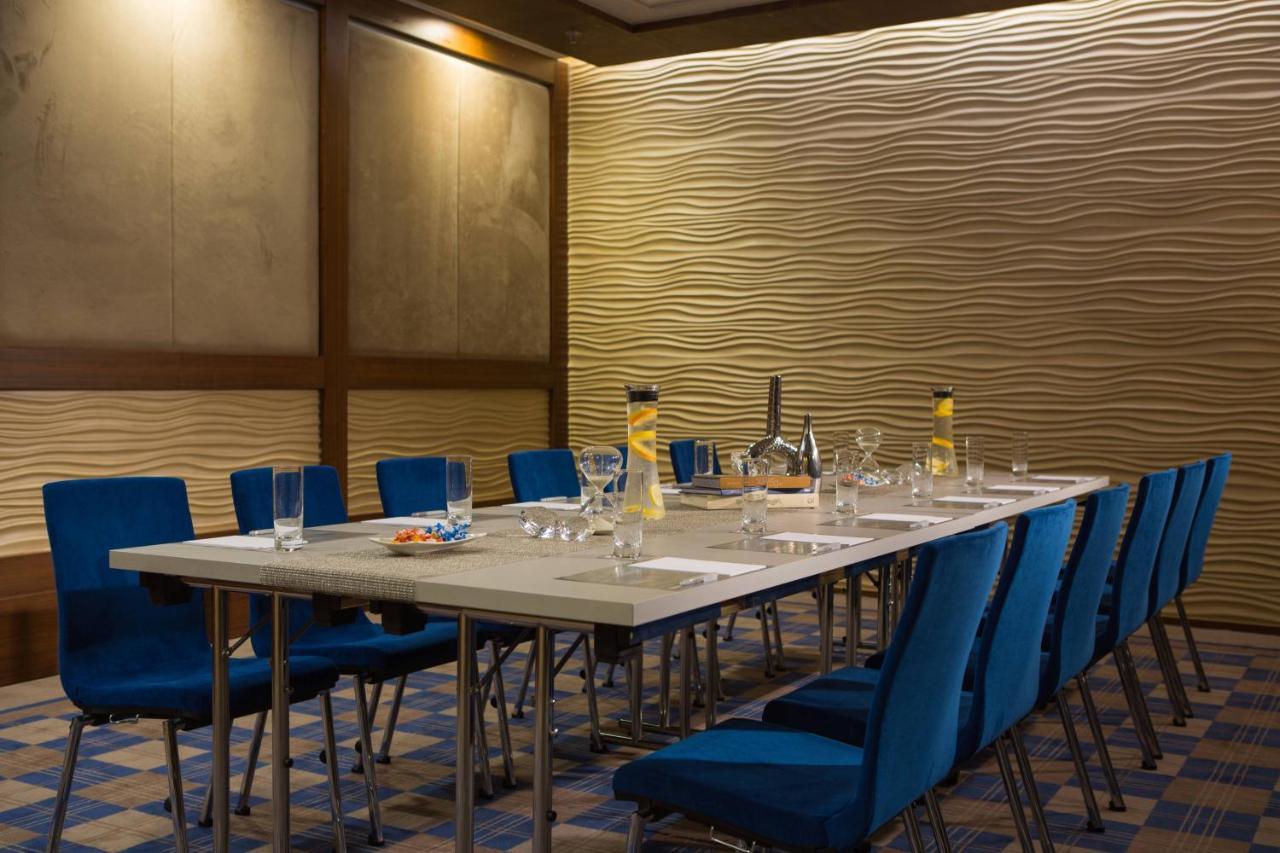 Renaissance Izmir Hotel Ngoại thất bức ảnh Meeting room