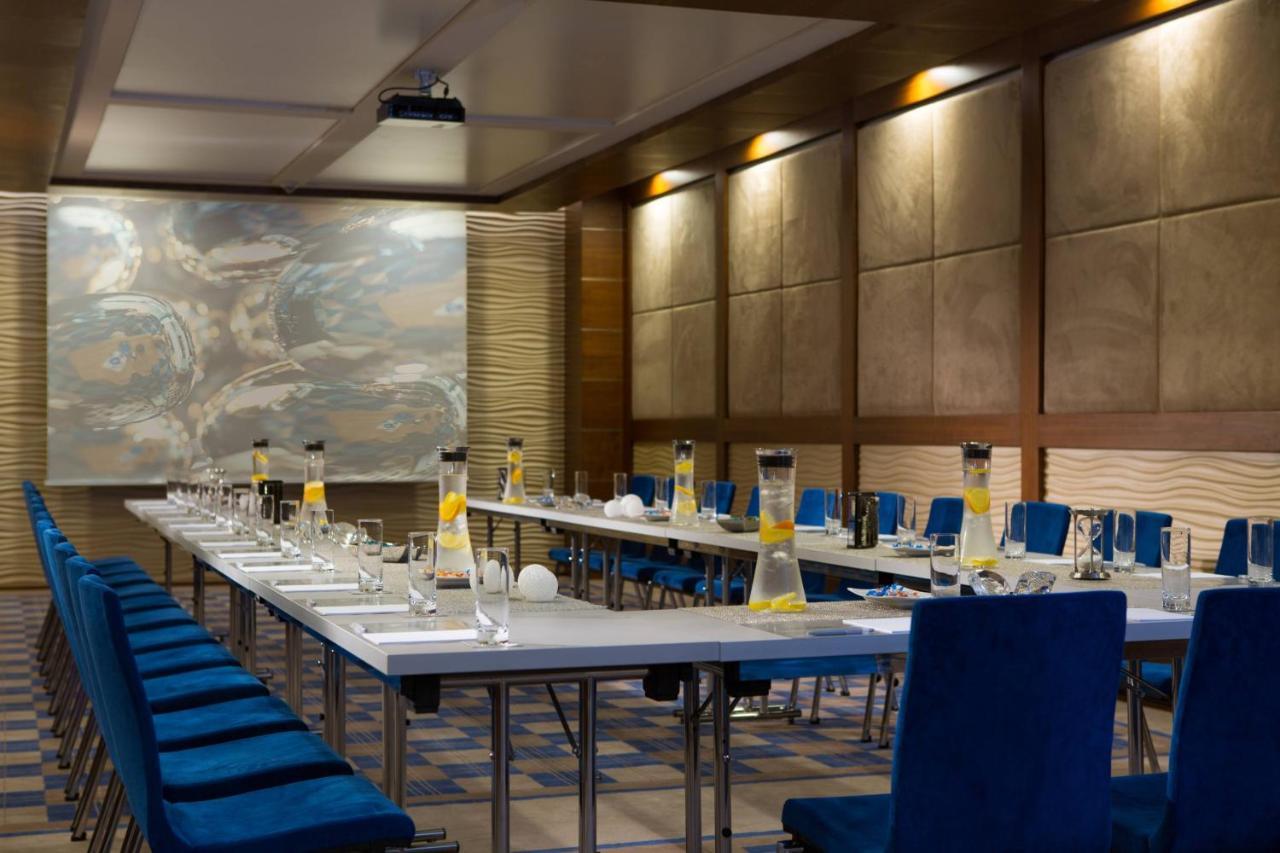 Renaissance Izmir Hotel Ngoại thất bức ảnh The meeting room